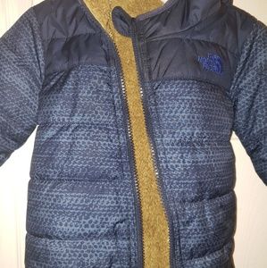 North face 2T-3T chimborazo reversible coat